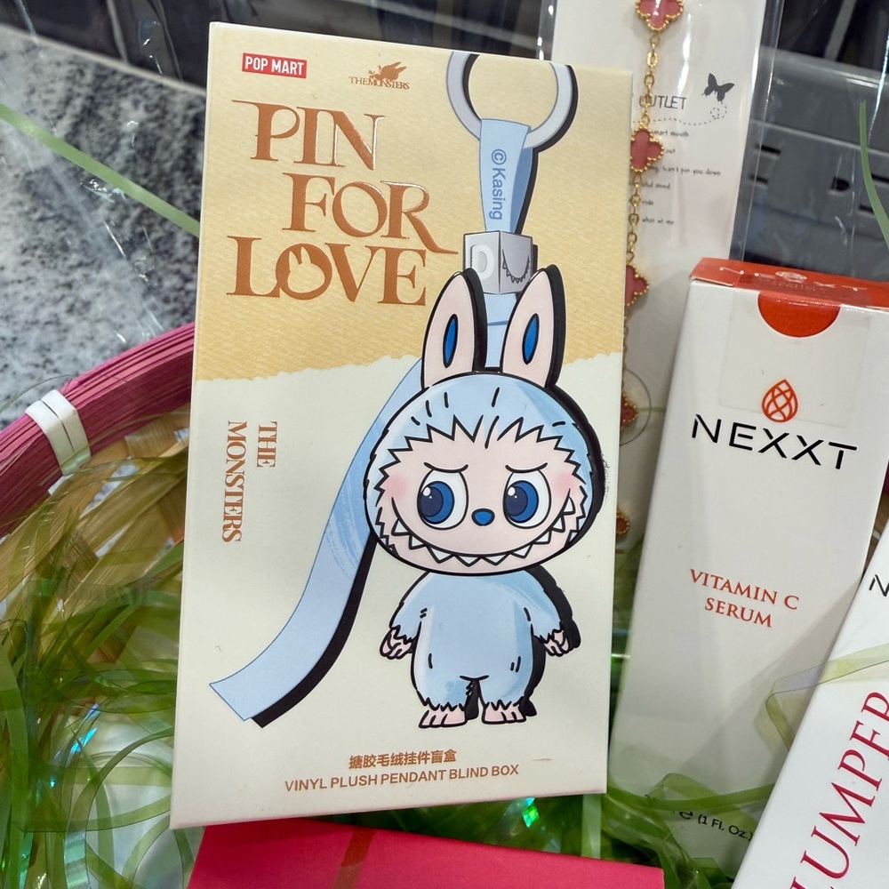 $189 Retail Gift Basket - Picture 10 of 10